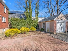 16 Avenue A, Port Washington NY 11050