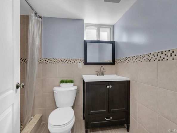 16 Avenue A, Port Washington NY 11050