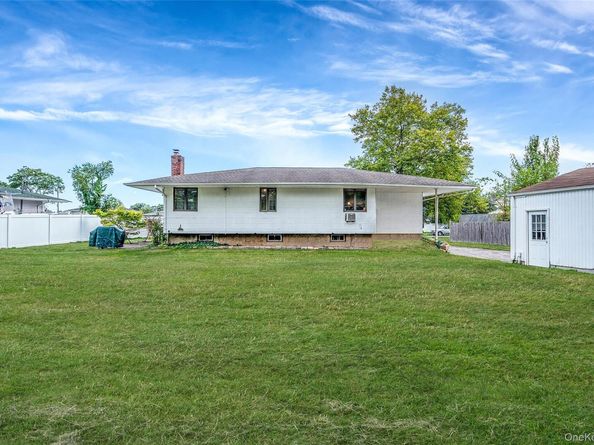 14 Mangin Road, Commack NY 11725
