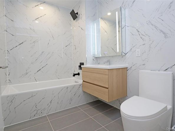 15002 Northern Boulevard 5H, Flushing NY 11354