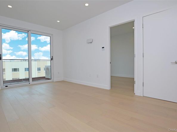 15002 Northern Boulevard 5H, Flushing NY 11354