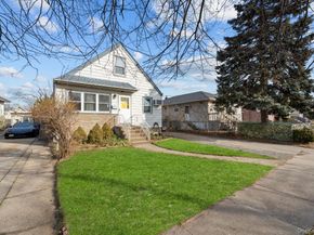 135 Casper Street, Valley Stream NY 11580