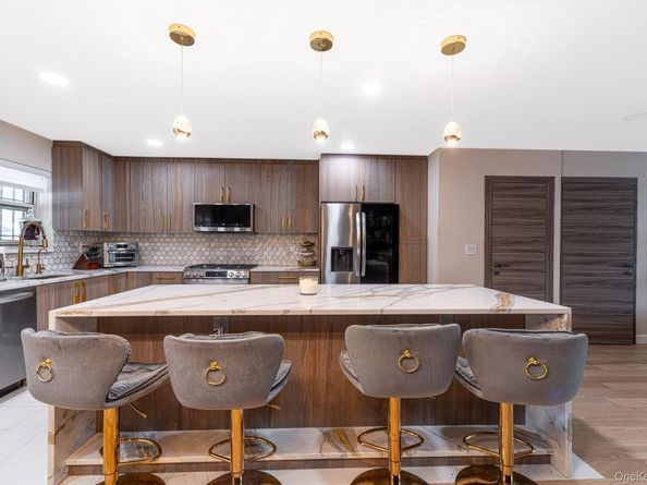 2721 Batchelder Street, Brooklyn NY 11235