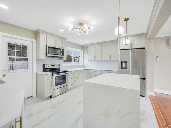 2127 Erma Drive, East Meadow NY 11554