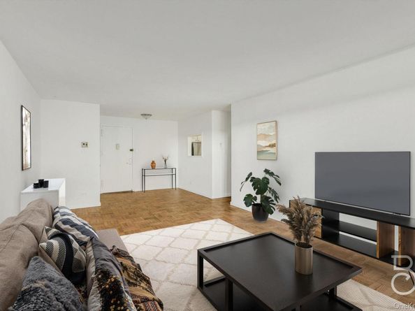 18-05 215th Street 4F, Bayside NY 11360