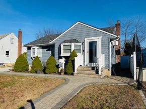 9 Ferndale Drive, Hicksville NY 11801