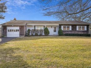 182 Connetquot Drive, Oakdale NY 11769