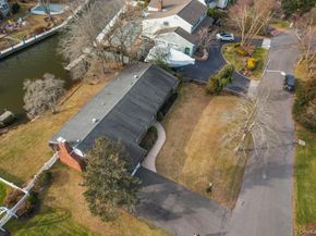 182 Connetquot Drive, Oakdale NY 11769