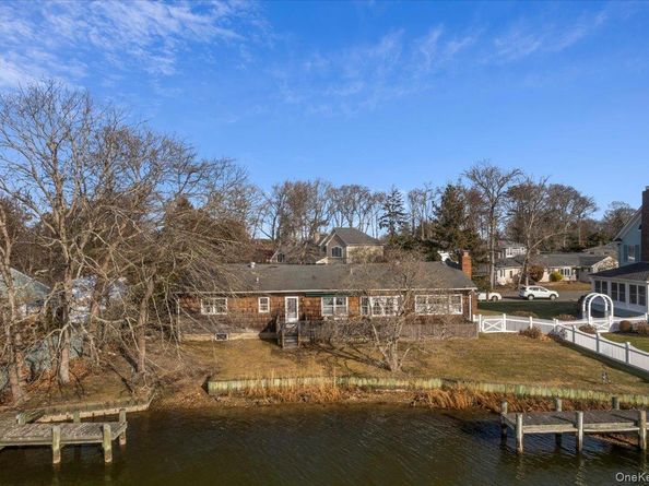 182 Connetquot Drive, Oakdale NY 11769