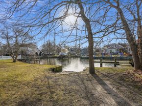 182 Connetquot Drive, Oakdale NY 11769