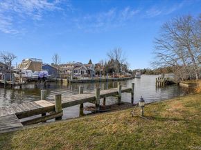 182 Connetquot Drive, Oakdale NY 11769