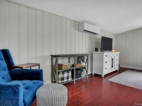 14 Maple Street, Glenwood Landing NY 11547