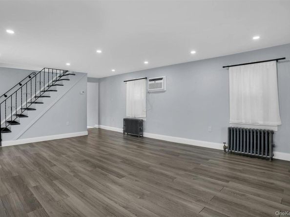 14 Maple Street, Glenwood Landing NY 11547