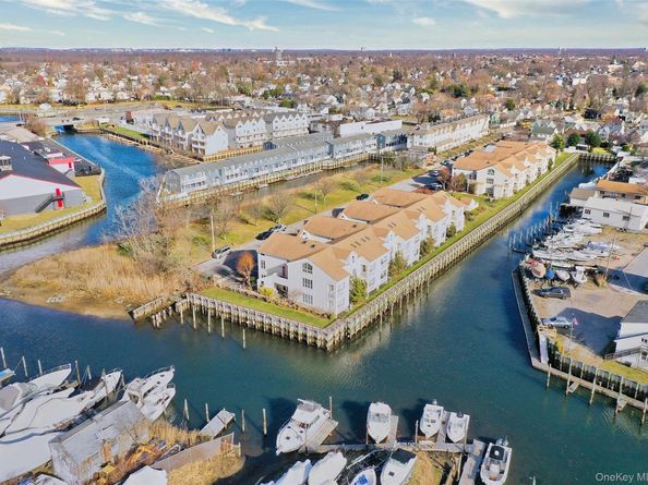 47 Anchor Street Y, Freeport NY 11520