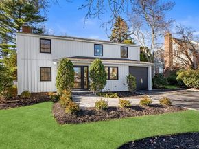 11 Entrance Road, East Hills NY 11577