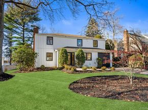 11 Entrance Road, East Hills NY 11577