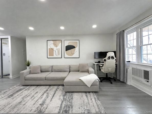 151-15 84th Street 3M, Howard Beach NY 11414