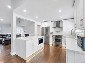 5 Kittiwake Lane, Babylon NY 11702