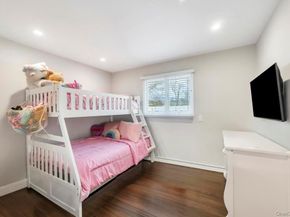 5 Kittiwake Lane, Babylon NY 11702