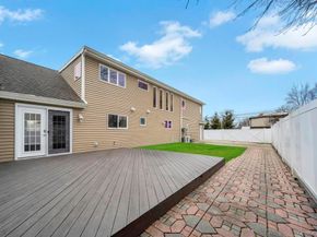 5 Kittiwake Lane, Babylon NY 11702