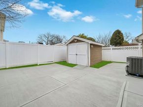 5 Kittiwake Lane, Babylon NY 11702