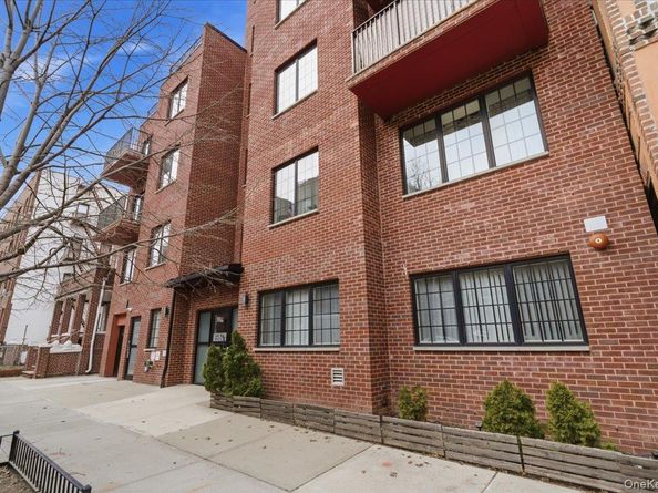 2574 34th Street 3A, Astoria NY 11103