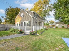 45 Jervis Avenue, Copiague NY 11726