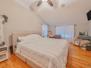 45 Jervis Avenue, Copiague NY 11726