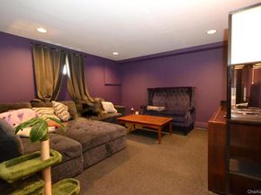 16 Hunter Place, Smithtown NY 11787
