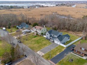 270 Edgewood Avenue, Oakdale NY 11769