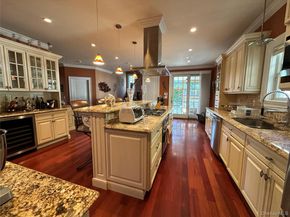 16 Oriole Place, Farmingville NY 11738