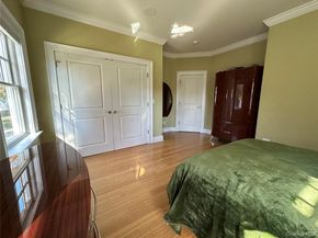16 Oriole Place, Farmingville NY 11738