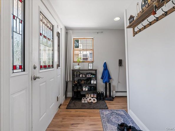 33 Prospect Avenue, Lynbrook NY 11563