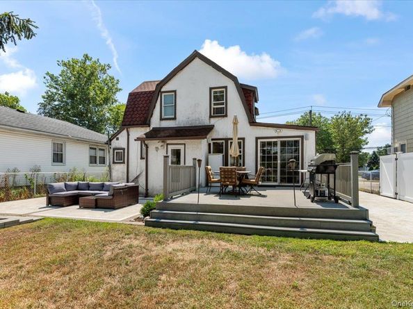 33 Prospect Avenue, Lynbrook NY 11563