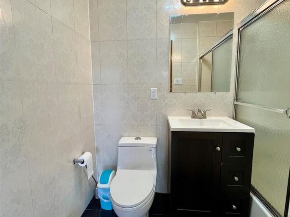 7177 159th Street 3D, Fresh Meadows NY 11365