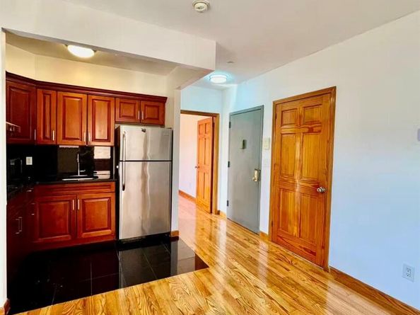 7177 159th Street 3D, Fresh Meadows NY 11365