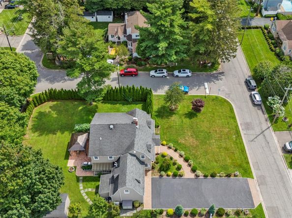 10 Field Avenue, Hicksville NY 11801