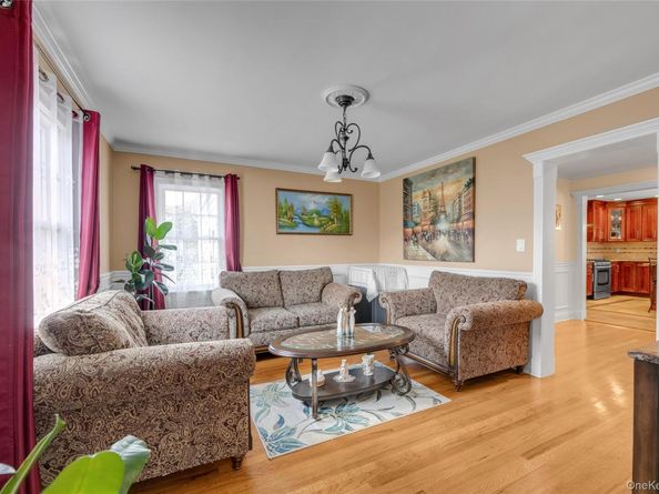 10 Field Avenue, Hicksville NY 11801