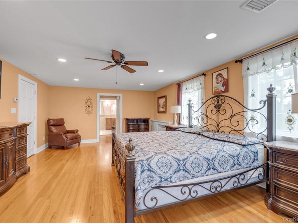 10 Field Avenue, Hicksville NY 11801