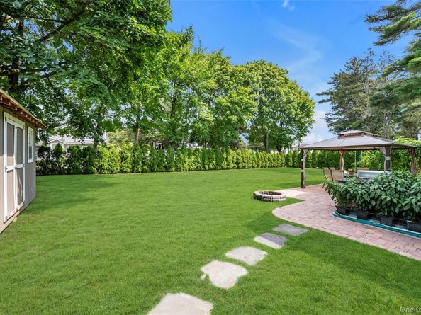 10 Field Avenue, Hicksville NY 11801