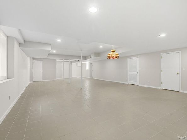 10 Cooper Road, Scarsdale NY 10583