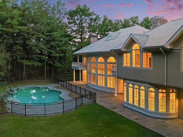 10 Cooper Road, Scarsdale NY 10583