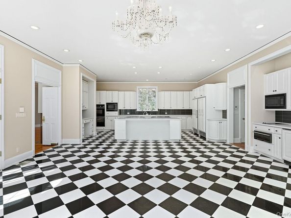 10 Cooper Road, Scarsdale NY 10583
