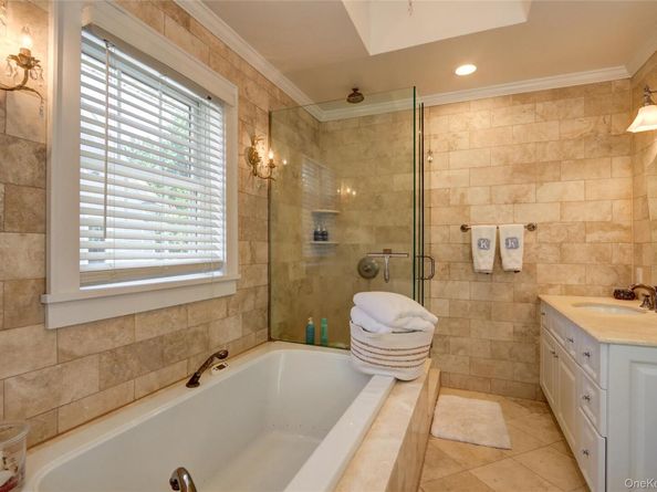 169 Hempstead Avenue, Rockville Centre NY 11570