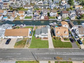 15 Hayes Road, Amity Harbor NY 11701