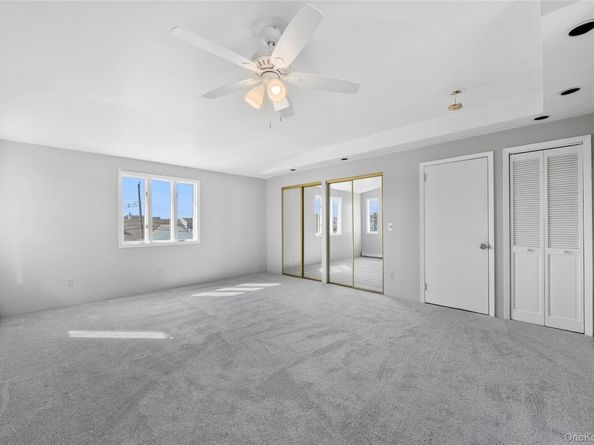 15 Hayes Road, Amity Harbor NY 11701