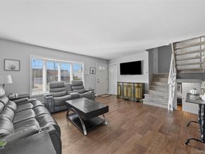15 Hayes Road, Amity Harbor NY 11701