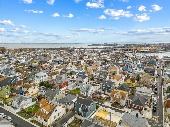 116 Frank Ct Court, Brooklyn NY 11229