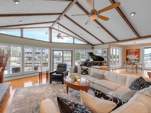 1130 Hayes Place, Baldwin Harbor NY 11510