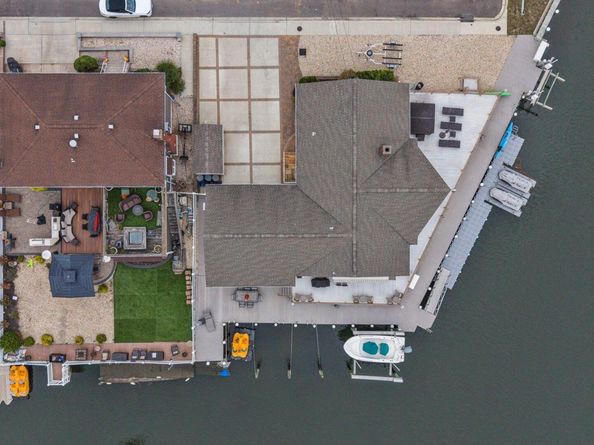 1130 Hayes Place, Baldwin Harbor NY 11510